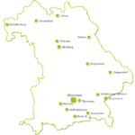 Landkarte mit dem Umriss von Bayern mit einigen Städten